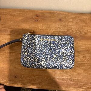 Michael kors wristlet